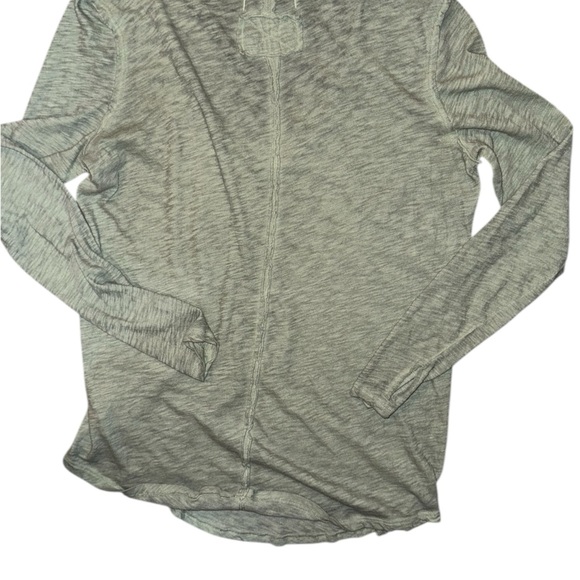 We The Free “It's A Secret" tee Small - Picture 3 of 5